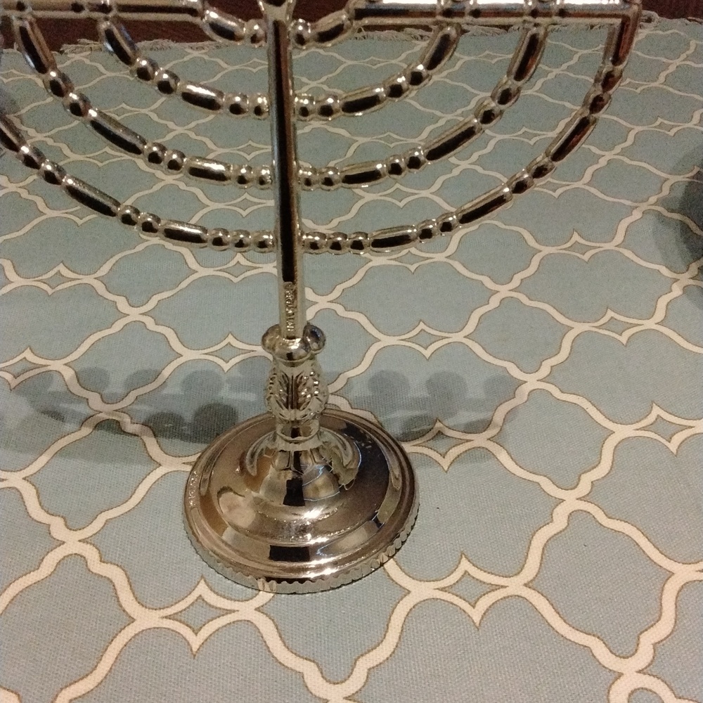 Menorah HunKkah Traditional - Picture 4 of 5